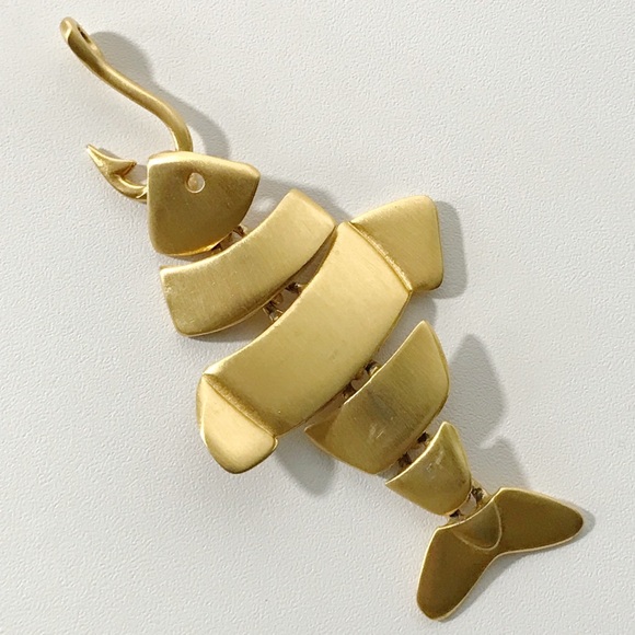 Anne Klein Jewelry - Vintage Anne Klein Fishbone Articulated Fish Hook Necklace Pendant Gold Tone